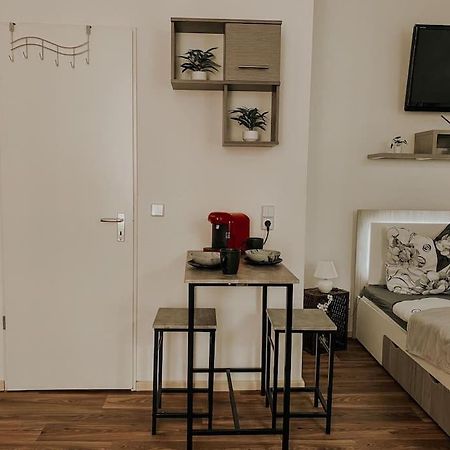 Unser Sonniges Apartment Mit Wlan, Netflix, Xbox Magdeburg Exterior foto