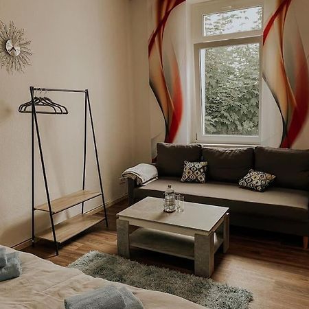 Unser Sonniges Apartment Mit Wlan, Netflix, Xbox Magdeburg Exterior foto