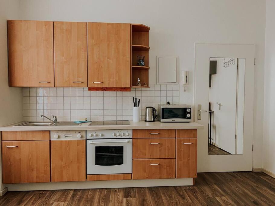 Unser Sonniges Apartment Mit Wlan, Netflix, Xbox Magdeburg Exterior foto