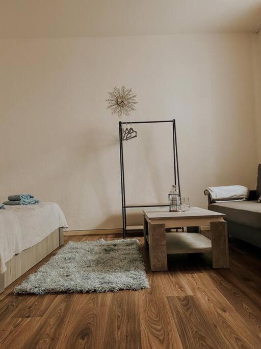 Unser Sonniges Apartment Mit Wlan, Netflix, Xbox Magdeburg Exterior foto